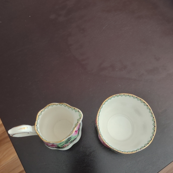 Royal Albert Needle Point Cream and Sugar Bowl. Beautiful details. - Picture 3 of 6